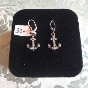 NWT Hamptons Fashion Pewter Earrings & Crystals
